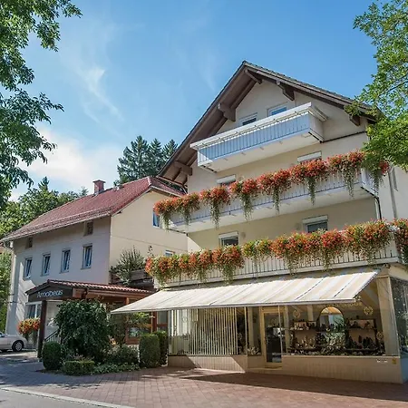 Amadeus Hostel